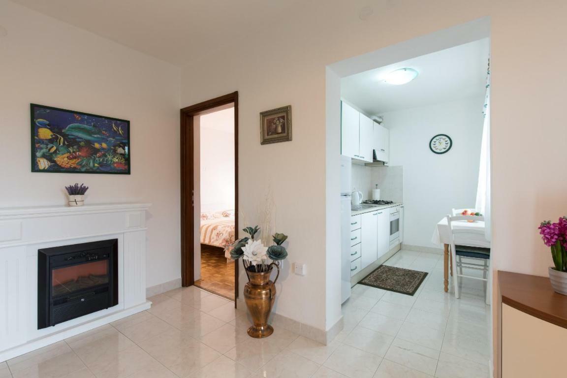 Apartment Calista ราบัซ ภายนอก รูปภาพ