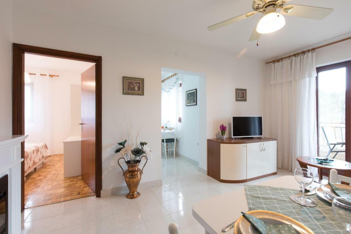 Apartment Calista ราบัซ ภายนอก รูปภาพ